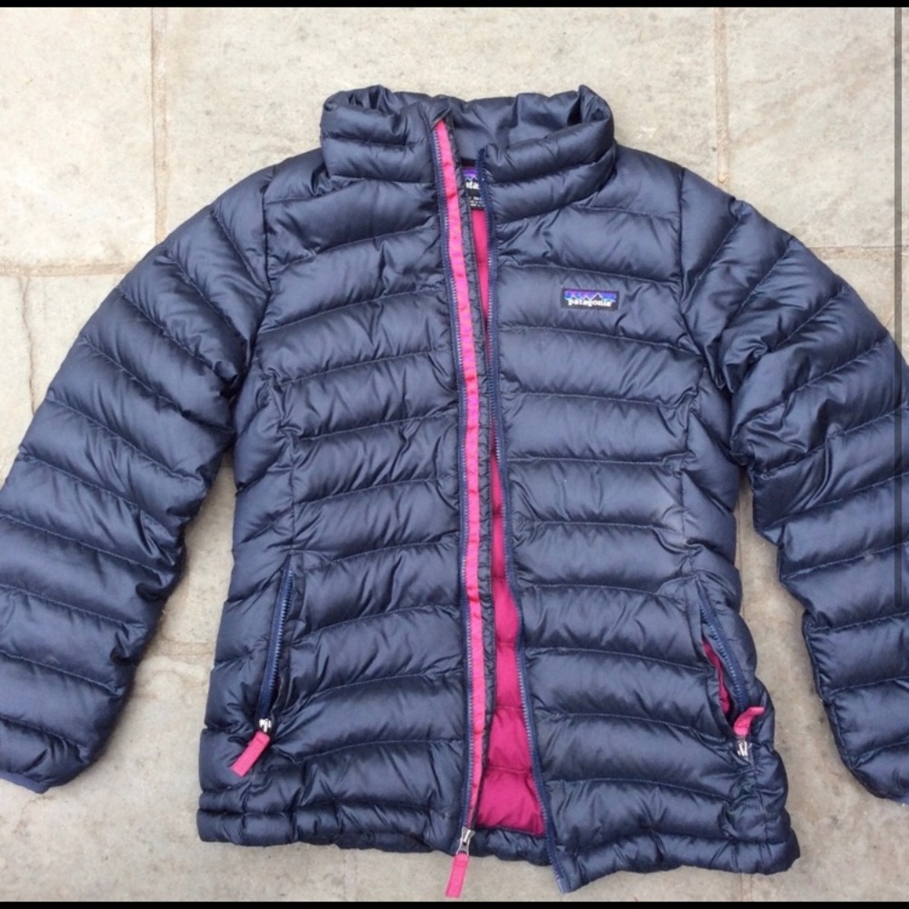 Navy blue puffer jacket